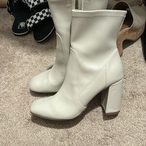 Target Women’s cream block heel boots, size 8